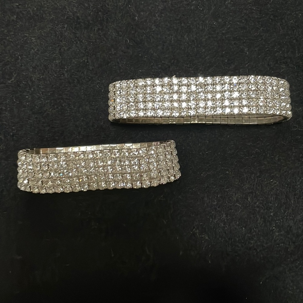 Set of 2 stretchy rhinestone bracelets